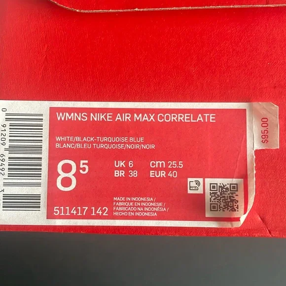 Women’s Nike - Picture 9 of 9